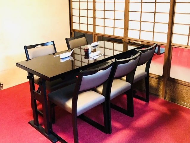 4人掛けテーブル席の画像